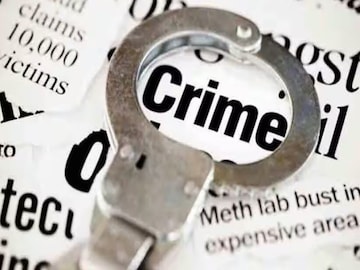 Crime News: ‘রোজ রাতেই বসত মদের আসর, চাকরি দেওয়ার নামে চলত…!’ খাস কলকাতায় গ্রেফতার ভুয়ো পুলিশ সুপার Crime News: ‘রোজ রাতেই বসত মদের আসর, চাকরি দেওয়ার নামে চলত…!’ খাস কলকাতায় গ্রেফতার ভুয়ো পুলিশ সুপার