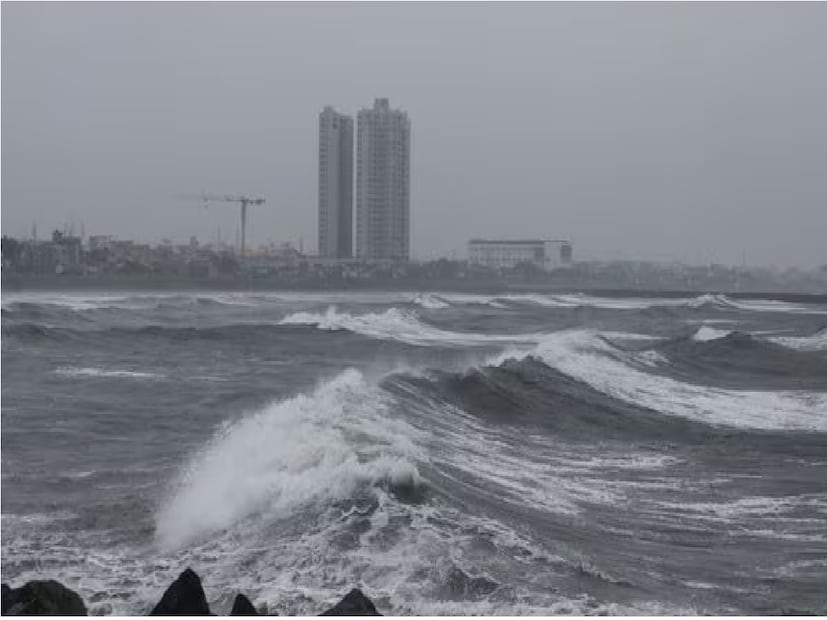 করাইকল এবং মহাবালিপুরমের মধ্যে উত্তর তামিলনাড়ু-পুদুচেরি উপকূল অতিক্রম করতে পারে এই সাইক্লোন৷