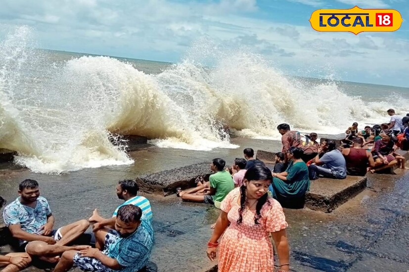  এই সব ক্যামেরার সংযোগ দিঘা থানা ও দিঘা মোহনা থানার পাশাপাশি এসপি অফিসে দেওয়া আছে। অফিসে বসে পূর্ব মেদিনীপুর জেলার এসপি-সহ দুই থানার ওসিও লাইভ ফিড থেকে নজরদারি করতে পারবেন।
