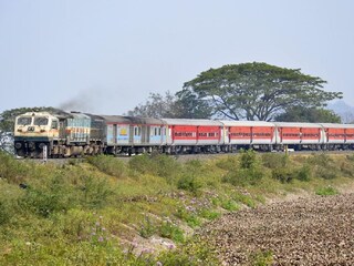 বেশ কিছু ট্রেনে নতুন ব্যবস্থা (File Photo)