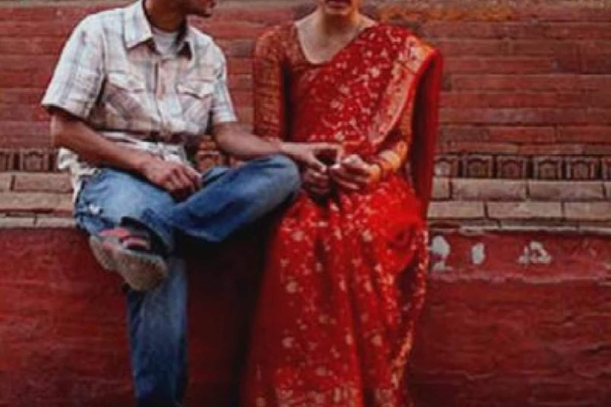 জামাইয়ের পরকীয়া, হাতেনাতে ধরলেন শাশুড়ি! জুতোপেটা-মারধর, ধূপগুড়িতে তুলকালাম