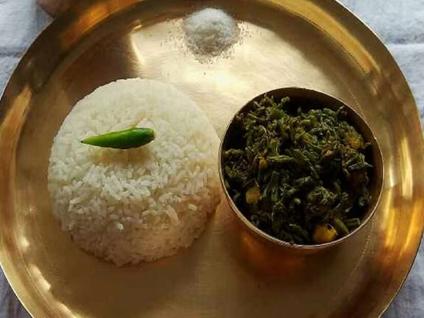 বাঙালি রান্নাঘরে শাকের কোনও কমতি নেই। পালং শাক, কলমি শাক, লাল শাক, পুঁই শাক, কচু শাক, সর্ষে শাক, পাট শাক কোনটা ছেড়ে কোনটা খাবেন। (Disclaimer: এই প্রতিবেদনটি কেবলমাত্র সাধারণ তথ্যের জন্য, তাই বিস্তারিত জানতে হলে সর্বদা বিশেষজ্ঞের পরামর্শ নিন।)