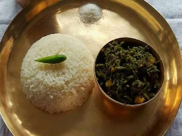 কেউ বলে বাবু-কেউ বলে বৌ! সস্তার এই শাক আসলে খুবই 'দামি', রোজ খেলে কী হয় জানেন? কেউ বলে বাবু-কেউ বলে বৌ! সস্তার এই শাক আসলে খুবই 'দামি', রোজ খেলে কী হয় জানেন?