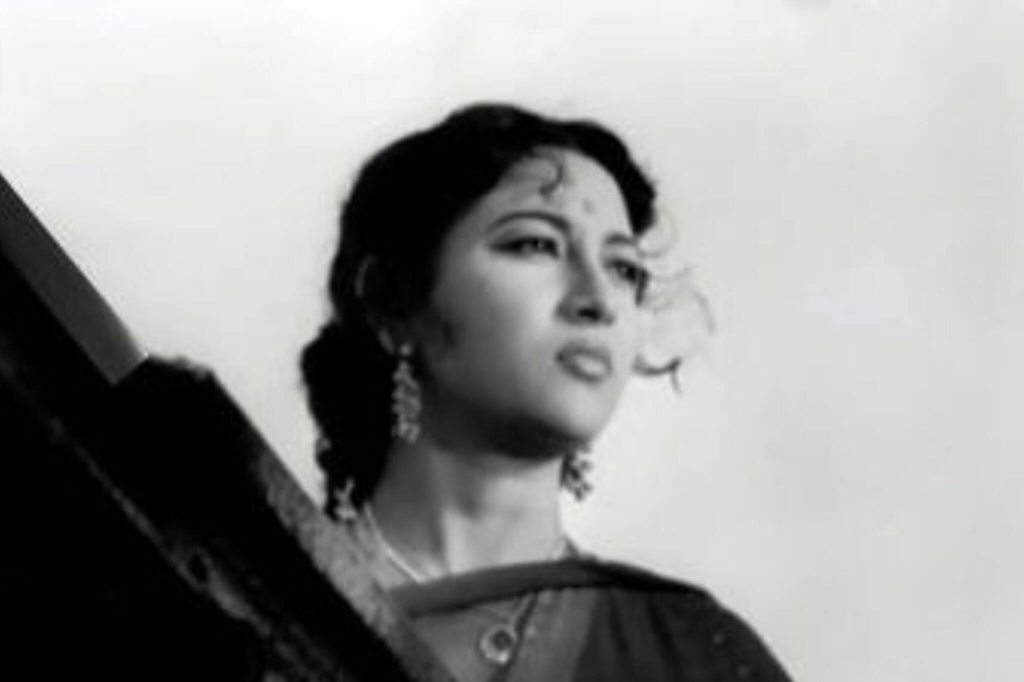 দেহব্যবসা করেই...! স্নানঘরে থেকে লক্ষ লক্ষ টাকা বের হতেই সিক্রেট ফাঁস নায়িকার