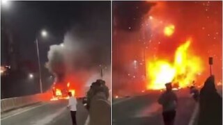  ভয়ঙ্কর আগুন! দাউ দাউ জ্বলছে অ্যাম্বুলেন্স