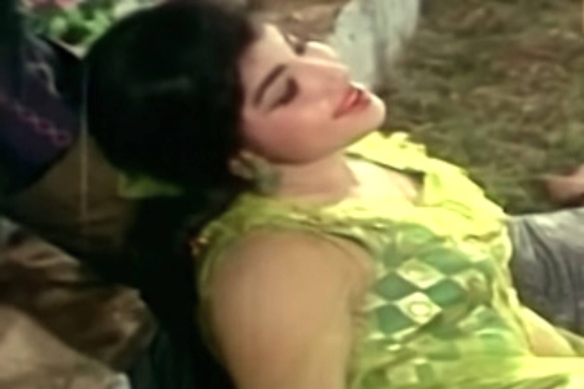 অসহ্য নরকযন্ত্রণা...! বিয়ের আগেই গর্ভবতী, ভারতের সবচেয়ে 'ধনী' নায়িকার চরম পরিণতি