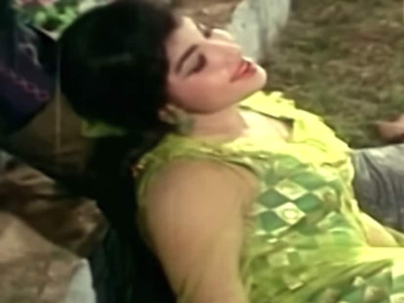 ফিল্ম ইন্ডাস্ট্রির বড় তারকারা একটি ছবির জন্য লাখ-কোটি টাকা নেন। শুধু তাই নয়, এখন চলচ্চিত্রের মুনাফা অনুযায়ী আয়ও শুরু করেছেন অনেক তারকা। অনেক সময় এই উপার্জন থেকে তারা পারিশ্রমিকের বেশিও আদায় করেন। বলিউড হোক বা দক্ষিণের সিনেমা, ভক্তরা প্রত্যেক তারকার উপার্জন জানতে আগ্রহী।