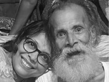 বিরাট দুঃসংবাদ! কাছের মানুষকে হারালেন লোপামুদ্রা