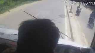 বাস চালাতে চালাতেই সব শেষ! আচমকাই স্টিয়ারিং ছেড়ে লুটিয়ে পড়লেন চালক, তারপর যা হল...