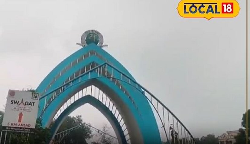 কারণ নভেম্বরে তাপমাত্রা পারদ স্বাভাবিকের ওপরে। নভেম্বরের শুরুতে শীত প্রবেশের সম্ভাবনা অনেকটাই কম। ফলে হতাশ হয়েছেন পর্যটকেরা, এ বিষয়ে পর্যটকেরা জানান, কলকাতা থেকে তারা এসেছিলেন দিঘায় কিছুটা ঠান্ডা অনুভব করবে বলে। কিন্তু দিঘায় আবহাওয়া অন্যান্য বছরের নভেম্বরের তুলনায় কিছুটা উষ্ণ। ফলে আশাহত হয়েছেন তারা।'