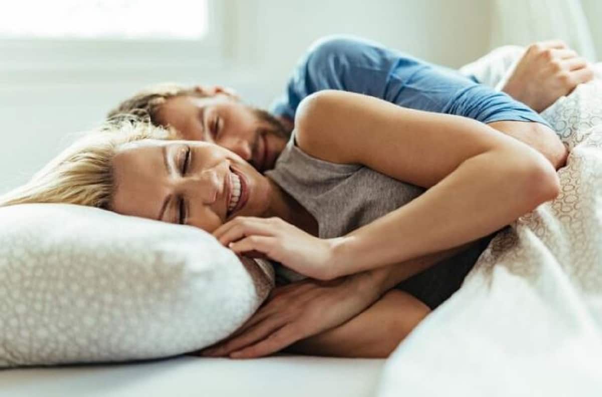 Qisqa yubka kiygan qizlarning külotsiz fotosuratlari Sevgilim erotik rasmlar