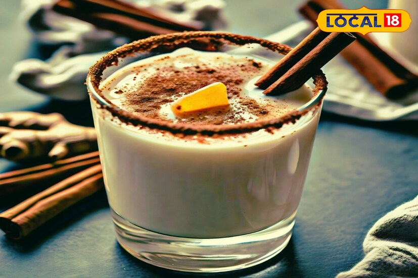 ঘুমোতে যাওয়ার আগে এই দুধে চুমুক দিলে মধ্যরাতে হঠাৎ মিষ্টি খাওয়ার প্রবণতা আটকানো সম্ভব। যা রক্তে বেড়ে যাওয়া শর্করা এবং ওজন দু’টিকেই নিয়ন্ত্রণে রাখতে সাহায্য করে।