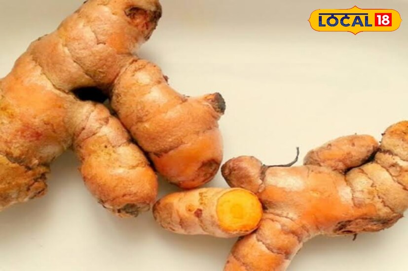 নিয়মিত খালি পেটে কাঁচা হলুদ খেলে আর্থারাইটিসের সমস্যা দূর হয়। স্বাভাবিকভাবে শুধু মশলাতে নয়, কাঁচা অবস্থায় হলুদের গুণ হাজারও।