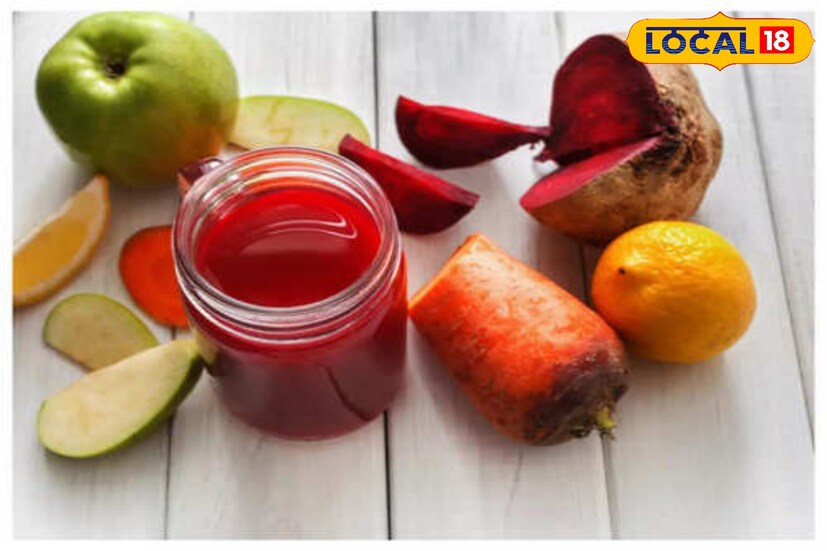 রক্তে খারাপ কোলেস্টেরলের মাত্রা কমাতেও সাহায্য করে ‘এবিসি’ জুস। শরীরের বড় বড় অসুখের পাশাপাশি হার্টের সমস্যা থাকলেও এই পানীয় খেলে মিলবে উপকার। 