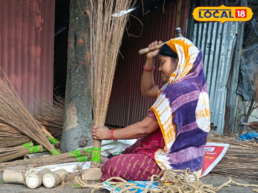 প্লাস্টিকের জিনিসের ব্যবহার বর্তমানে প্রচুর পরিমাণে হয়। তবে আজও প্রাকৃতিক জিনিসে ব্যবহার বন্ধ হয়নি। মূলত এই বিষয়টি আরও স্পষ্ট করে নারকেল কাঠির ঝাড়ুর ব্যবহার। আজও বহু বাড়িতে নারকেল ঝাড়ু ব্যবহার করা হয়। 