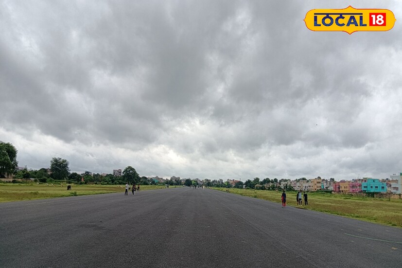বর্তমানে বৃষ্টির পূর্বাভাস নেই। তবে কোনও কোনও দিন আকাশ মেঘলা হচ্ছে। আগামী সপ্তাহেও এমন আবহাওয়া থাকবে জেলাগুলিতে।