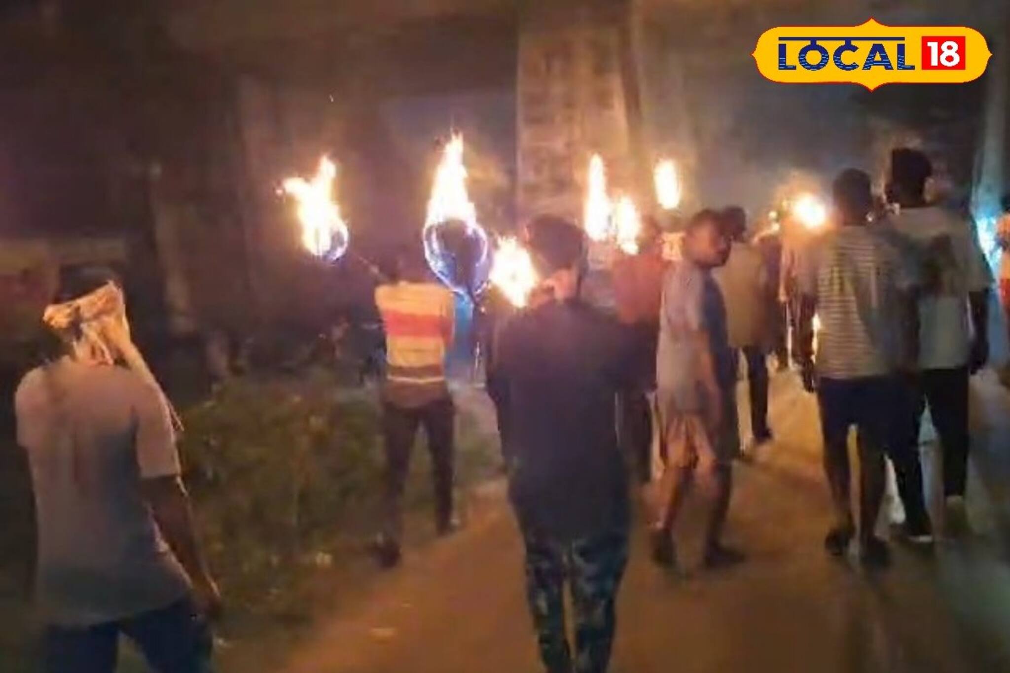 প্রায় কুড়ি ঘণ্টার নজরদারি, অবশেষে শহর থেকে জঙ্গলে পাঠানো হল হাতির পালকে