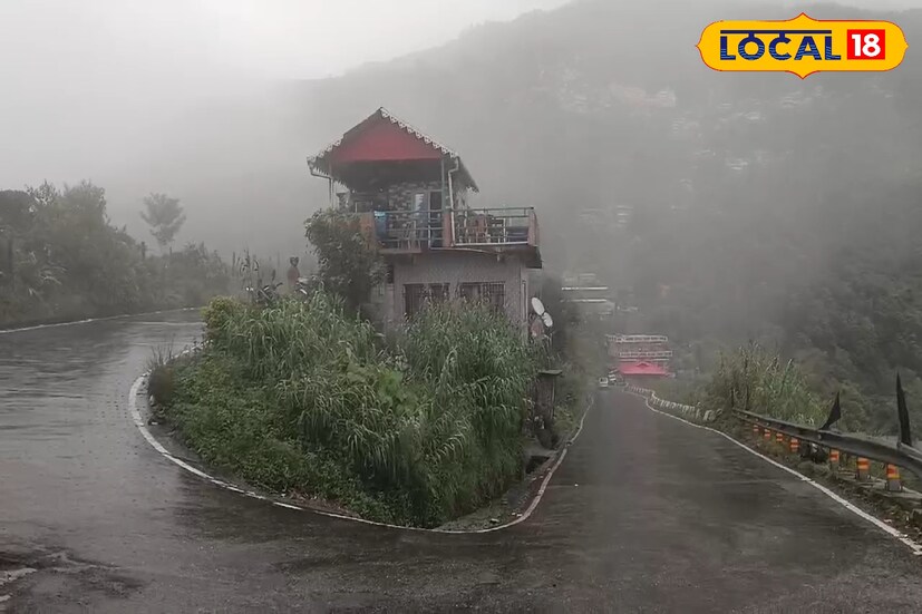 ঘন কুয়াশায় ঢাকা আকাশ শিশিরে ভেজা ঘাস ফুরফুরে ঠান্ডা হাওয়া জানান দিচ্ছে শীত এসে গেছে।উত্তরের প্রত্যেকটি জেলায় আপাতত বৃষ্টির কোন সম্ভাবনা নেই বলে জানিয়েছে আবহাওয়া দফতর। ইতিমধ্যে পারদ নামতে শুরু করেছে পাহাড় থেকে শুরু করে সমতল সব জায়গাতেই। ঘন কুয়াশায় ঢাকা আকাশ শিশিরে ভেজা ঘাস ফুরফুরে ঠান্ডা হাওয়া জানান দিচ্ছে শীত এসে গেছে।উত্তরের প্রত্যেকটি জেলায় আপাতত বৃষ্টির কোন সম্ভাবনা নেই বলে জানিয়েছে আবহাওয়া দফতর। ইতিমধ্যে পারদ নামতে শুরু করেছে পাহাড় থেকে শুরু করে সমতল সব জায়গাতেই।