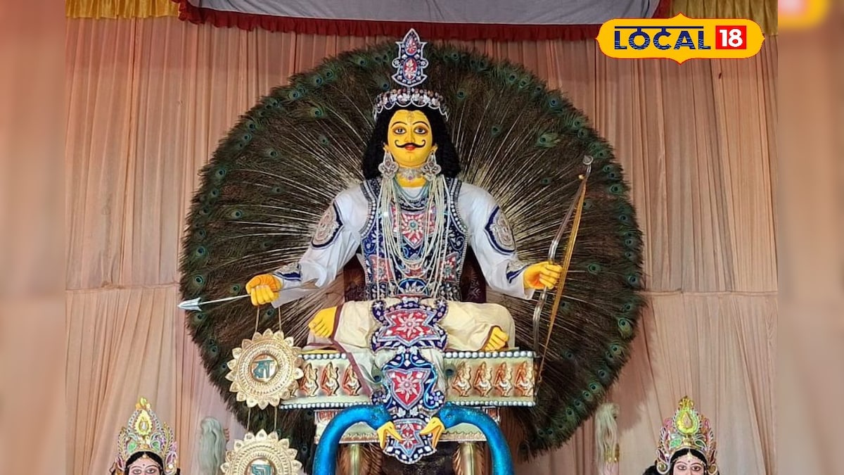 রাস আর কার্তিক পুজো মিলেমিশে একাকার বাঁশবেড়িয়া ! পর্তুগিজদের সময় থেকে এই উৎসব আজও জমজমাটKartik Puja’s crowded banshberiya!