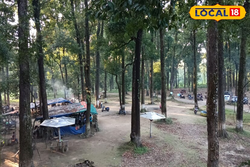 বিশেষ করে উত্তরের পার্বত্য এলাকায় জমজমাটি শীতের আমেজ। চলতি সপ্তাহে পাহাড় থেকে শুরু করে সমতল সব জায়গায় শুষ্ক আবহাওয়া। আপাতত তাপমাত্রার কোন হেরফের হবে না। ধীরে ধীরে শীত আরো বাড়বে। ইতিমধ্যেই ঘন কুয়াশার চাদরে মরেছে পাহাড়।