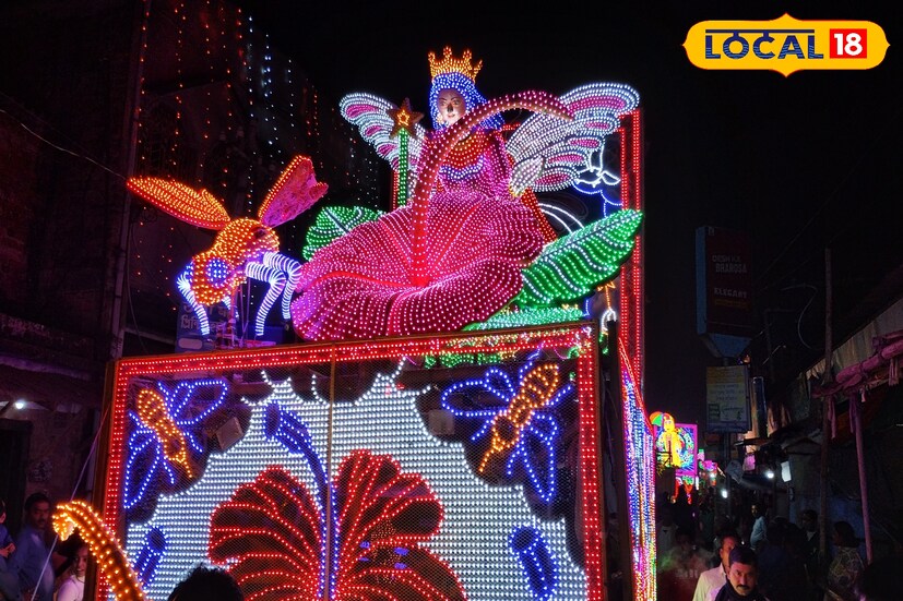চন্দননগরকে ছাপিয়ে গেল নবদ্বীপের রাসের কার্নিভাল। আলোকসজ্জা থেকে শুরু করে নৃত্য পরিবেশনা সবেতেই দর্শনার্থীদের মন কাড়লো সরকারপাড়া নিশান ক্লাব।