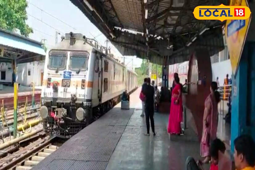 আরও একটি গুরুত্বপূর্ণ পরিস্থিতিতে চেইন টানতে পারেন যাত্রীরা। রেলের তরফ থেকে জানানো হয়েছে, বিশেষ পরিস্থিতিতে যদি কোনও যাত্রী বা কোনও শিশু ট্রেনে ওঠা-নামার ক্ষেত্রে গাফিলতির শিকার হন, সেক্ষেত্রে চেইন টানতে পারেন ওই যাত্রীর পরিবারের সদস্য অথবা সহযাত্রীরা।