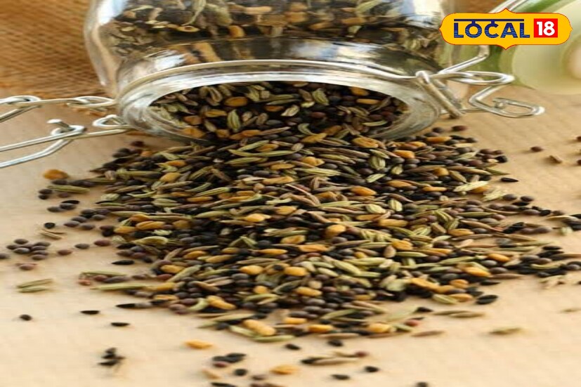 নিরামিষ প্রায় সমস্ত রান্নাতেই ভাজা মশলা দেওয়া যেতে পারে। সেটি সহজেই বাড়িতে বানিয়ে ফেলুন । গোটা জিরা, গোটা মেথি, গোটা কালোজিরা, গোটা মৌরি শুকনো খোলায় ভেজে গুঁড়ো করে নিলেই রেডি ভাজা মশলা। 
