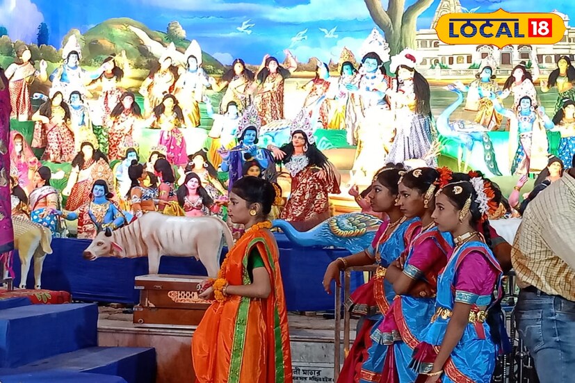 উলুবেড়িয়া কালিবাড়ি হুগলি নদী লাগোয়া মাঠে মেলার পসরা আলোকসজ্জা প্রতিদিন সন্ধ্যা হলেই হাওড়া-সহ পার্শ্ববর্তী জেলার মানুষের উপস্থিতি থাকে। এই মেলায় বহু বিক্রেতা আসেন বিভিন্ন জেলা থেকে। 