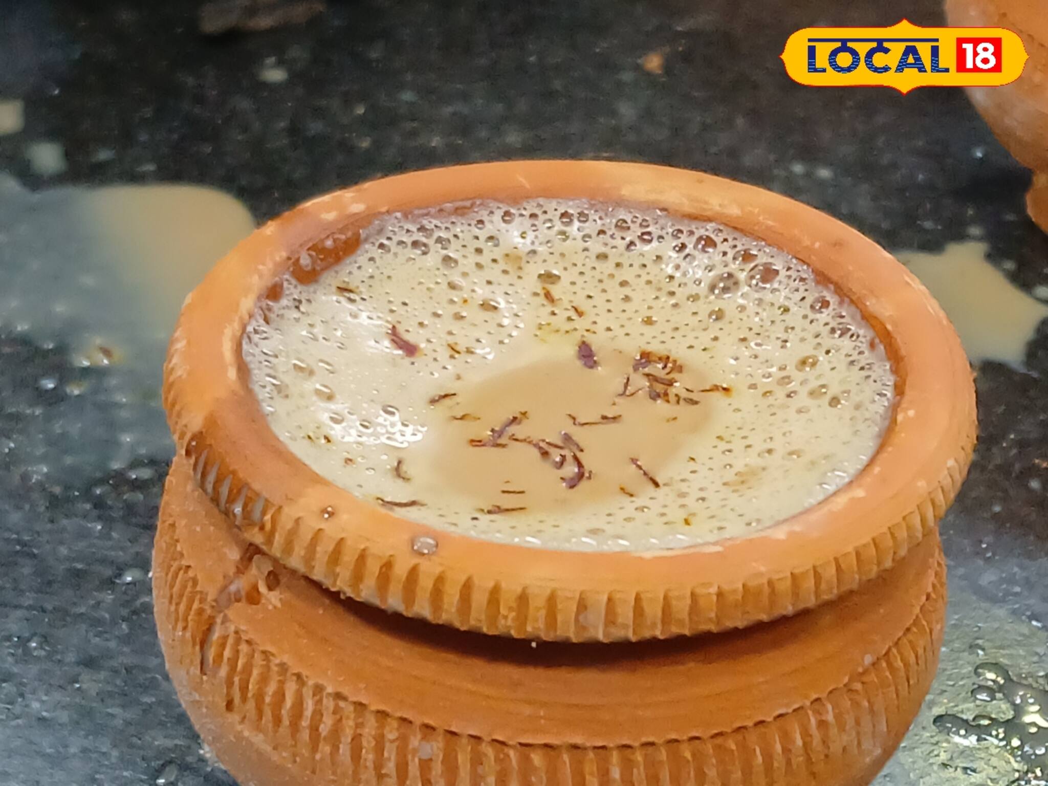 সন্ধ্যা নামলেই হাওড়ার এই দোকানে থিকথিক করে মানুষ, আপনিও ঢুঁ মেরে দেখুন