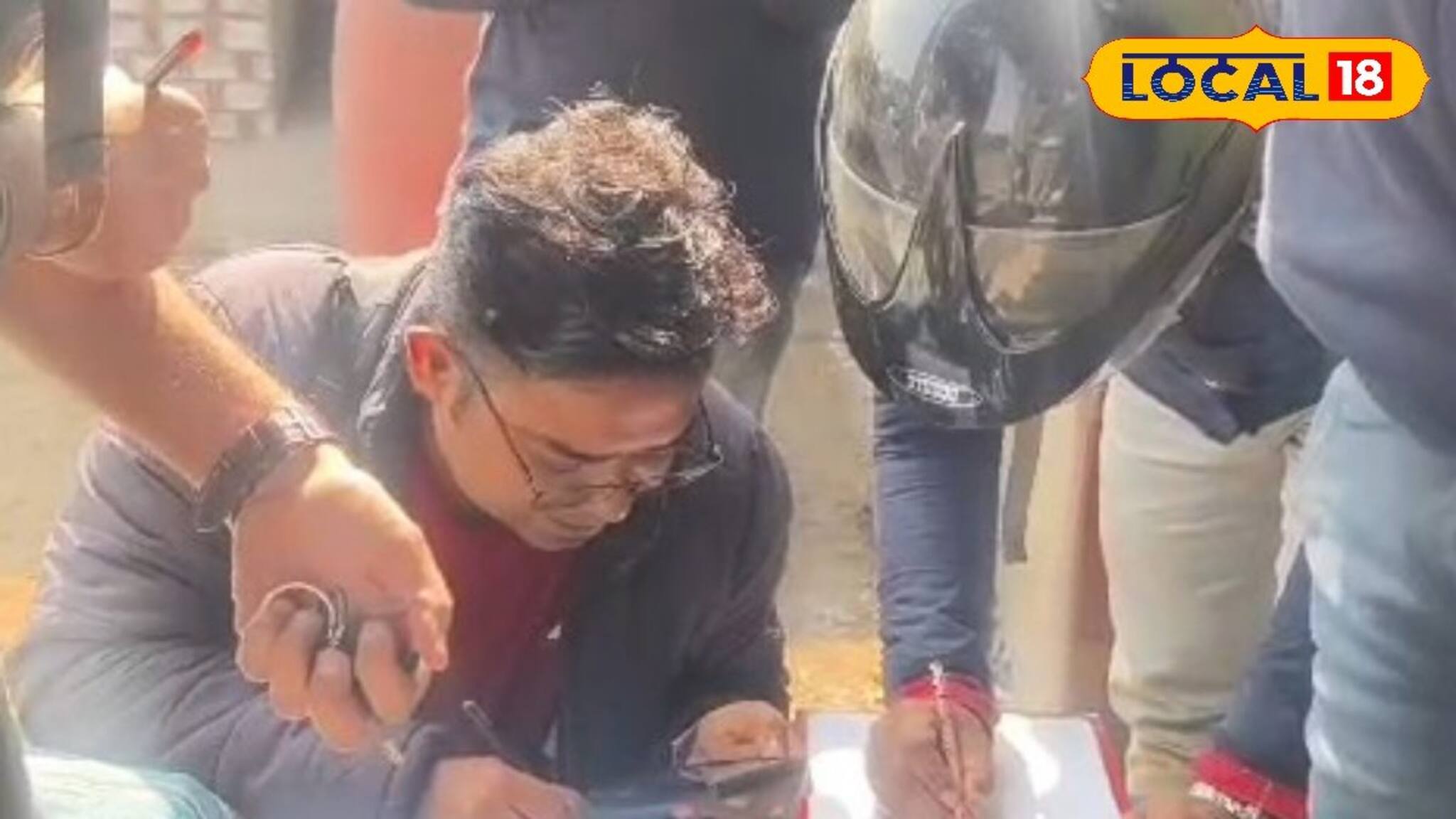 পরীক্ষা কেন্দ্রের বাইরে প্রিন্টার থেকে বেরচ্ছে উত্তরপত্র! আরামবাগে হচ্ছেটা কী!