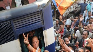 ইসকনের সন্ন্যাসী চিন্ময়কৃষ্ণ দাসের গ্রেফতারিকে কেন্দ্র করে ফের অশান্ত বাংলাদেশ৷ ছবি-এপি