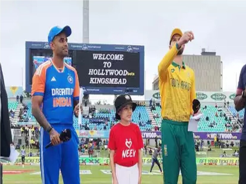 রবিবার সুপার সানডেতে সিরিজের দ্বিতীয় টি-২০ ম্যাচে। পোর্ট এলিজাবেথে মুখোমুখি হবে এই ম্যাচ। একদিকে ভারতের সামনে দ্বিতীয় ম্যাচ জিতে সিরিজে অপরাজেয় জায়গায় চলে যাওয়ার সুযোগ। অপরদিকে, ঘুড়ে দাঁড়ানোর লড়াই প্রোটিয়াদের। (Photo Courtesy- AP)