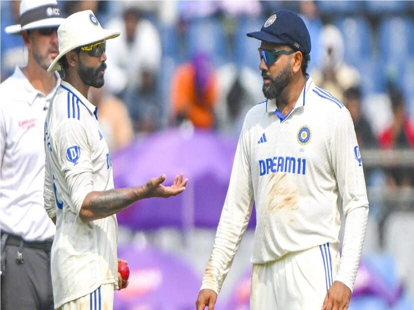 ভারতের হয়ে বলে আগুন ঝড়ালন বুমরাহ এবং সিরাজ। গুরুত্বপূর্ণ কনস্টাস এবং হেডের উইকেট সমেত মোট ৪টি উইকেট নেন বুমরা।