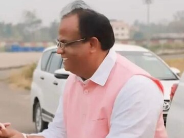 উপনির্বাচনের আগেই কি শিবির বদল করবেন জন বারলা? 