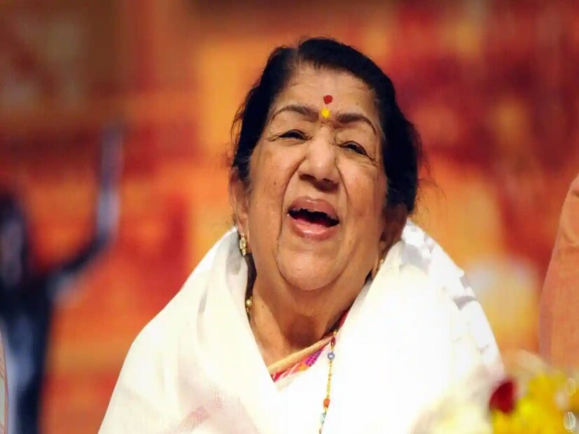 *তাঁর গলার মিষ্টতা আর অনবদ্য সুরের মূর্ছনা মানুষকে মোহিত করে দিত। এক্ষেত্রে একটা সময়ের পরে তাঁর একটি গানের জন্য পারিশ্রমিক হয়ে দাঁড়িয়েছিল ১ থেকে ২ লক্ষ টাকা পর্যন্ত। এই তথ্য যেন একেবারে চমকে দেওয়ার মতো। সংগৃহীত ছবি। 