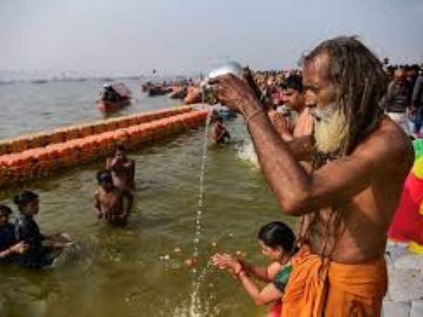 কালো রঙের কাপড়ের দান করবেন না মকর সংক্রান্তির দিনে সূর্য দেবের আশীর্বাদ লাভ করার জন্য হলুদ রঙের কাপড়ের দান বা পরিধান করা বেশ শুভ মনে করা হয়। অপরদিকে, কালো রঙকে নেতিবাচক শক্তির প্রতীক হিসেবে ধরা হয় এবং এটি দান করলে খারাপ ফল হতে পারে।