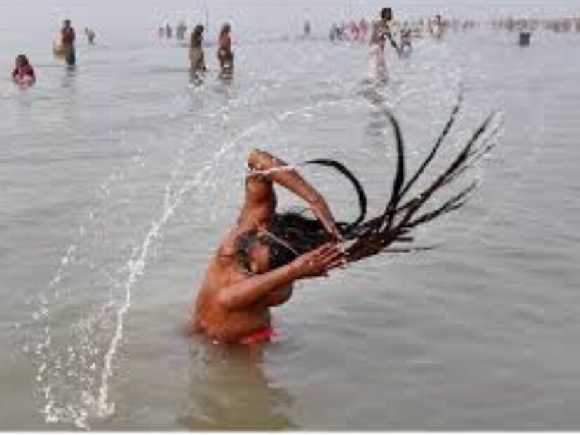 এই নিবন্ধে আমরা আরও তথ্য দেবেন ভোপাল নিবাসী জ্যোতিষী ও ভাস্তুশাস্ত্রী পরম্পরাগত পরামর্শদাতা পণ্ডিত হিতেন্দ্র কুমার শর্মা। এছাড়াও জানব, মকর সংক্রান্তির দিনে কোন কোন জিনিস দান করা উচিত নয়।