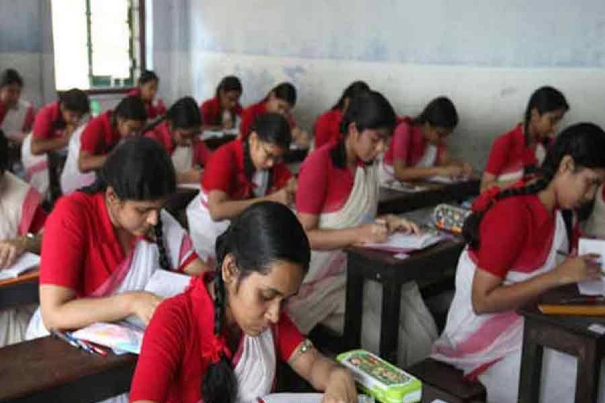 মাধ্যমিকের টেস্ট পরীক্ষার প্রশ্নপত্রে বিরাট 'বদল'! স্কুলে স্কুলে গেল নির্দেশিকা