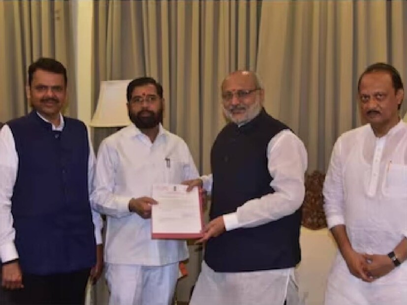 এর পরেই জল্পনা শুরু হয়ে যায়, মুখ্যমন্ত্রী কে হবেন। গত বার নিজে মুখ্যমন্ত্রী না হয়ে একনাথ শিন্ডেকে মুখ্যমন্ত্রীর পদটি ছেড়ে দিয়েছিলেন দেবেন্দ্র ফড়নবিস। এবার পরিস্থিতি আলাদা। 