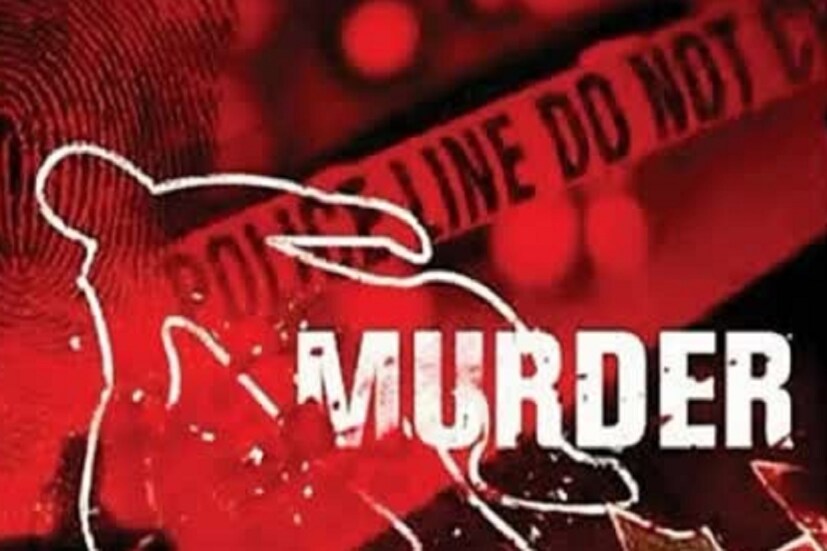 এই নিয়ে ছতরপুর পুলিশের সুপার অগম জৈন বলেন, “অভিযুক্ত দুজন বৌমা এবং তার প্রেমিক। দুজনের বিরুদ্ধে এফআইআর দায়ের করা হয়েছে। পাথর এবং ইট দিয়ে খুন করা হয়েছে বলে অনুমান”।