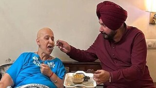 ক্যানসার নিয়ে মন্তব্যের জেরে ৮৫০ কোটি টাকার নোটিস পাঠানো হল সিধুর স্ত্রীকে। ফাইল ছবি