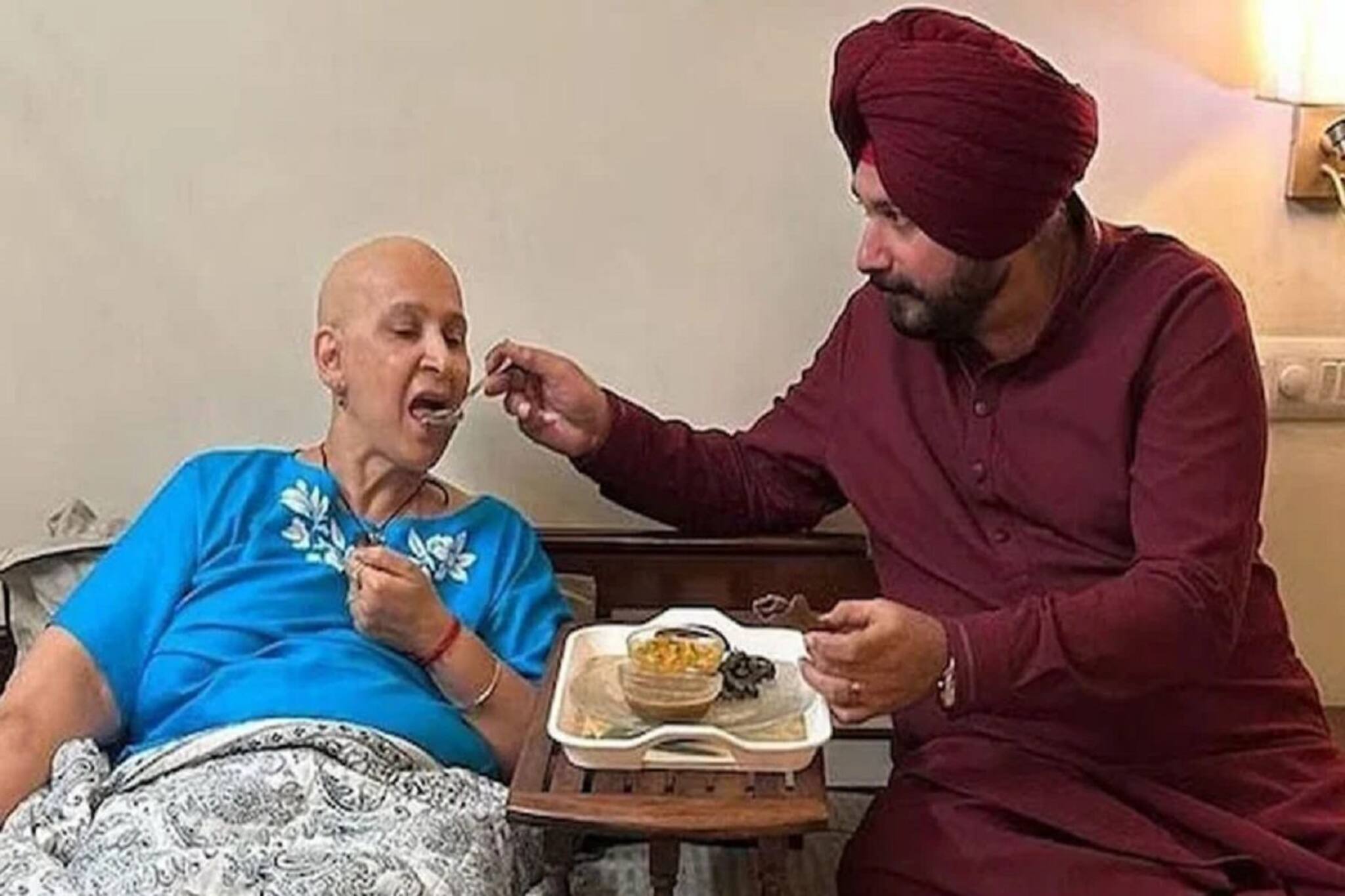 তুলসি, লেবুর জলে সারে ক্যানসার! সিধুর স্ত্রীকে আজব যুক্তিতে ৮৫০ কোটি টাকার নোটিস