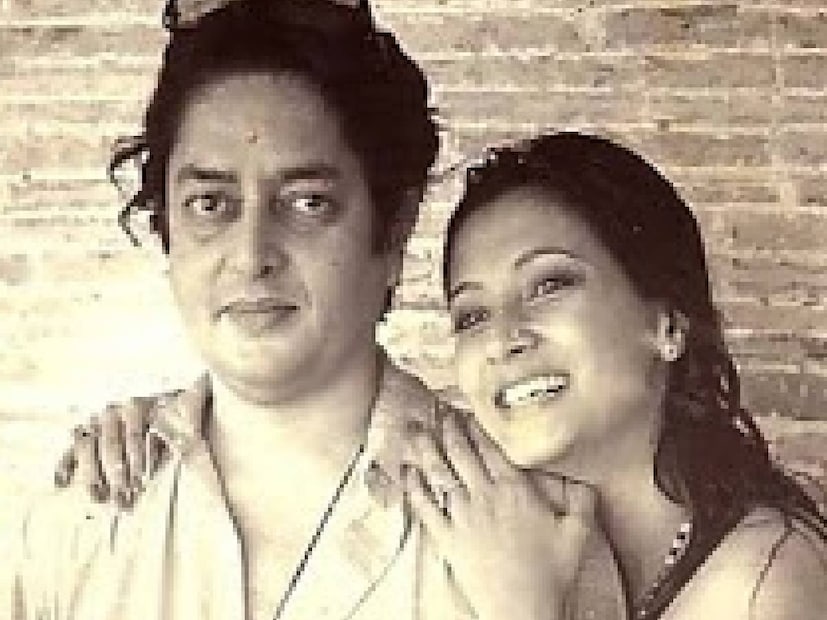 মুনমুন সেন এক সাক্ষাৎকারে নিজেই তাঁর প্রেমের কাহিনি তুলে ধরেছিলেন৷ অভিনেত্রী জানান,এক বিয়ে বাড়িতে গিয়ে ভরতের সঙ্গে দেখা হয় মুনমুনের৷ আমার এক বান্ধবী নাসরিন আলি, সে সময় মিস ক্যালকাটা হয়েছিল৷ নাসরিনের সঙ্গে ডেট করতেই কলকাতায় আসেন ভরত৷
