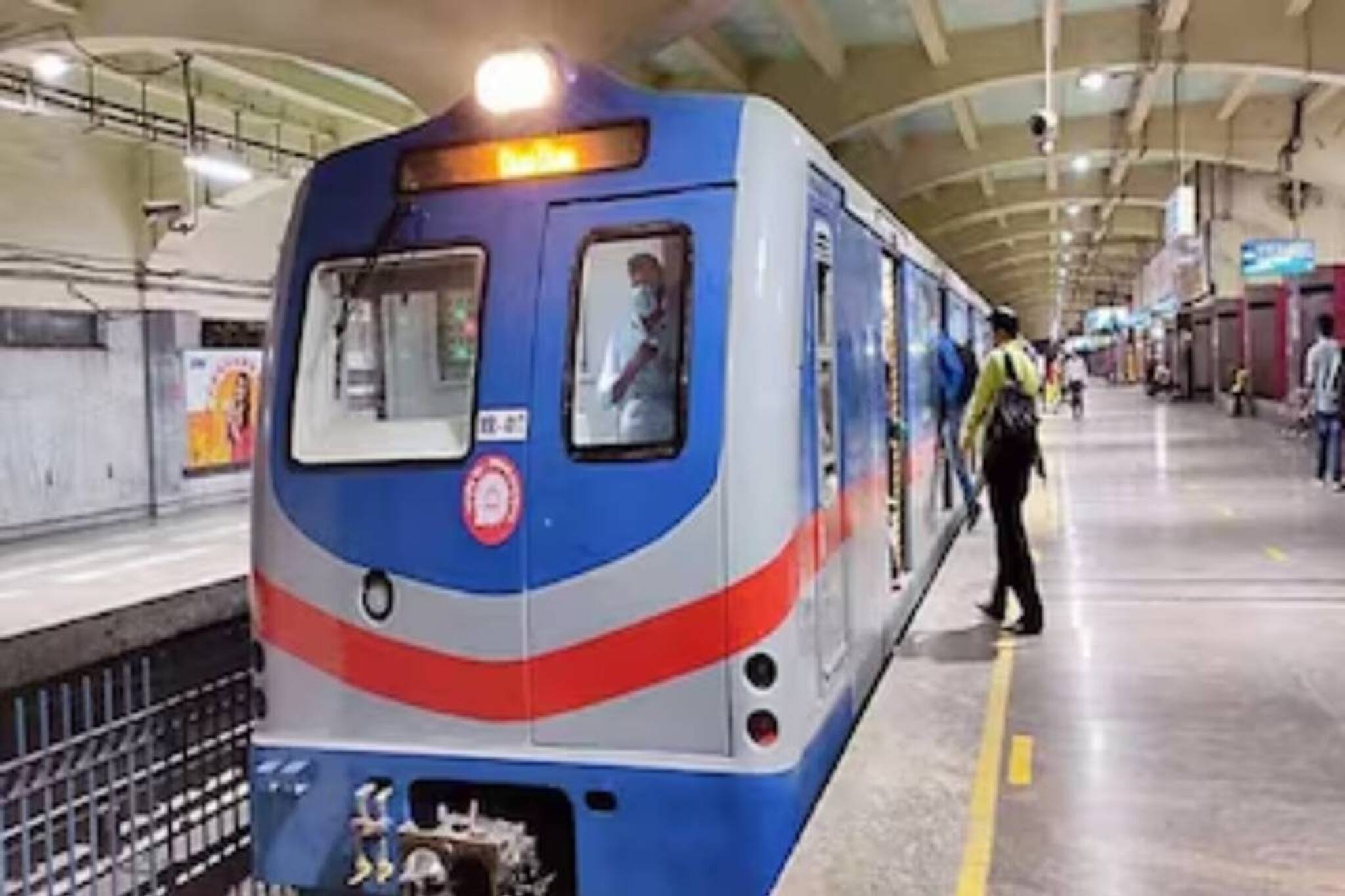 বউবাজারের সুড়ঙ্গ জুড়ে লোহার চাদর! বিপত্তি-কাঁটা দূর করতে সতর্ক মেট্রো কর্তৃপক্ষ