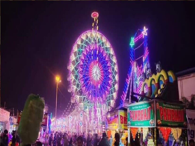*হাতে হাত মিলিয়ে জল, বিদ্যুৎ, নিকাশি ব্যবস্থা, বায়ো টয়লেট, নিরাপত্তার ব্যবস্থা-সহ সামগ্রিক বিষয়ে সহযোগিতা করবে বীরভূম জেলা প্রশাসন। বিশ্বভারতীর কেন্দ্রীয় গ্রন্থাগারে বৈঠকে উপস্থিত ছিলেন মন্ত্রী চন্দ্রনাথ সিংহ, ভারপ্রাপ্ত উপাচার্য বিনয়কুমার সোরেন-সহ অন্যরা। পরিবেশ বান্ধব মেলার রূপ দিতেই বিশেষ উদ্যোগ এবছর মেলায়।সব মিলিয়ে খুশির হাওয়া বোলপুর জুড়ে। ফাইল ছবি।