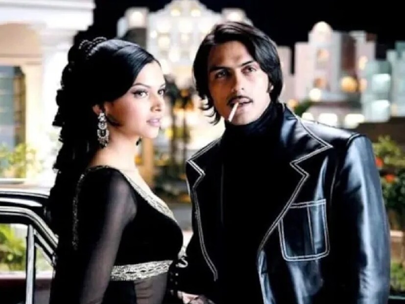 অর্জুন রামপাল অভিনীত 'ওম শান্তি ওম' পরিচালনা করেছেন ফারাহ খান। ছবিটি বক্স অফিসে দারুণ ব্যবসা করেছে। বলিউড হাঙ্গামার রিপোর্ট অনুসারে, ছবিটি সারা দেশে 108 কোটি টাকা আয় করেছে। বিশ্বব্যাপী ছবিটির মোট আয় ছিল 148.16 কোটি টাকা। (ছবি সৌজন্যে: IMDb) 