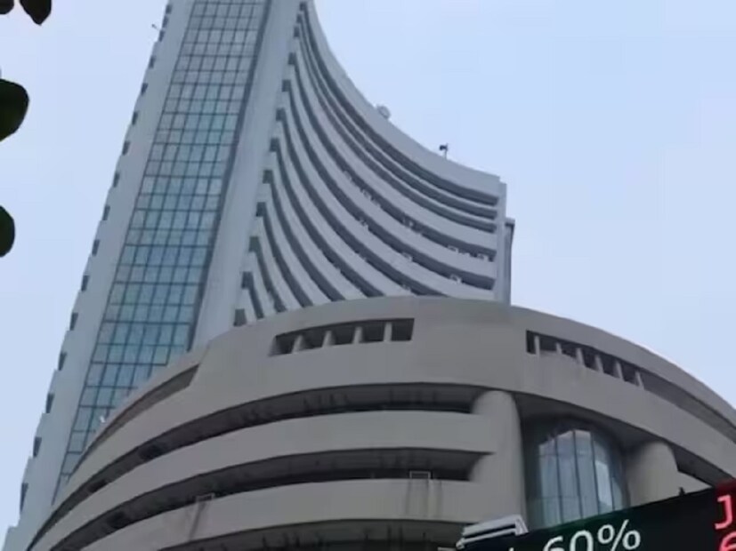 Shilpa Medicare শেয়ারের মূল্য লক্ষ্য -শিল্পা মেডিকেয়ারের শেয়ারের দাম ৮৯৪ টাকা। এটি ৮৬৯-৮৭৮ টাকার মধ্যে কেনার পরামর্শ দেওয়া হচ্ছে। এতে ৯৬০ টাকা টার্গেট এবং ৮৫৩ টাকার স্টপলস দেওয়া হয়েছে।