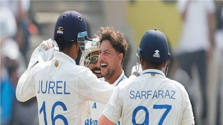 নেটে অনুশীলন করার সময় চোট পেলেন সরফরাজ খান নেটে অনুশীলন করার সময় চোট পেলেন সরফরাজ খান