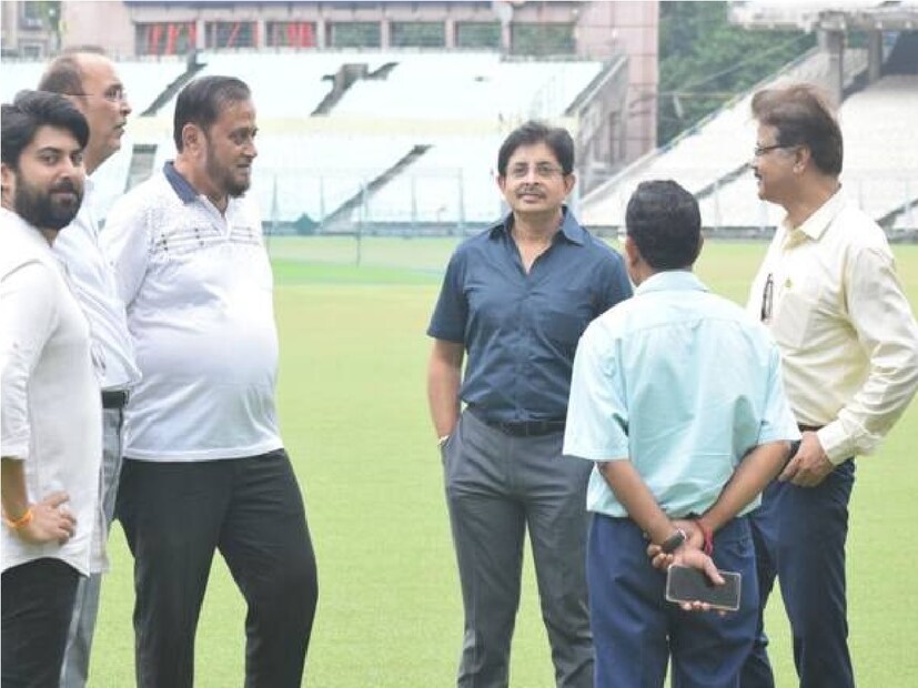 স্নেহাশিস গঙ্গোপাধ্যায় নিজের পয়েন্ট পরিষ্কার করে দিয়েছেন৷ একাধিক সংবাদমাধ্যম থেকে খবর সামনে এসেছিল ইডেন গার্ডেন্সে পুনর্নবীকরণের কাজ চলছে৷ সিএবি প্রেসিডেন্ট সেই খবরের সত্যতাও সম্পূর্ণ রূপে উড়িয়ে দিয়েছেন৷ তিনি জানিয়েছেন আর্মির থেকে এখনও ইডেন গার্ডেন্সের বাইরের দিকে রেনোভেশনের কাজের কোনও অনুমতি পাওয়া যায়নি।