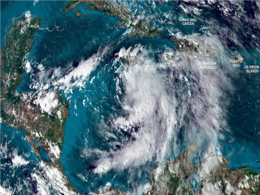 Tropical Storm Rafael -ফের এক বড়সড় সামুদ্রিক ঝড়ের অশনি৷ ক্রমাগত সমুদ্রের উষ্ণায়নের ফলে সারা পৃথিবী জুড়েই এই ঝড়গুলির চোখরাঙানি চলছেই৷ এবার যে শক্তিশালী ঝড় আঘাত হানবে তার নাম ট্রপিক্যাল স্টর্ম রাফায়েল৷